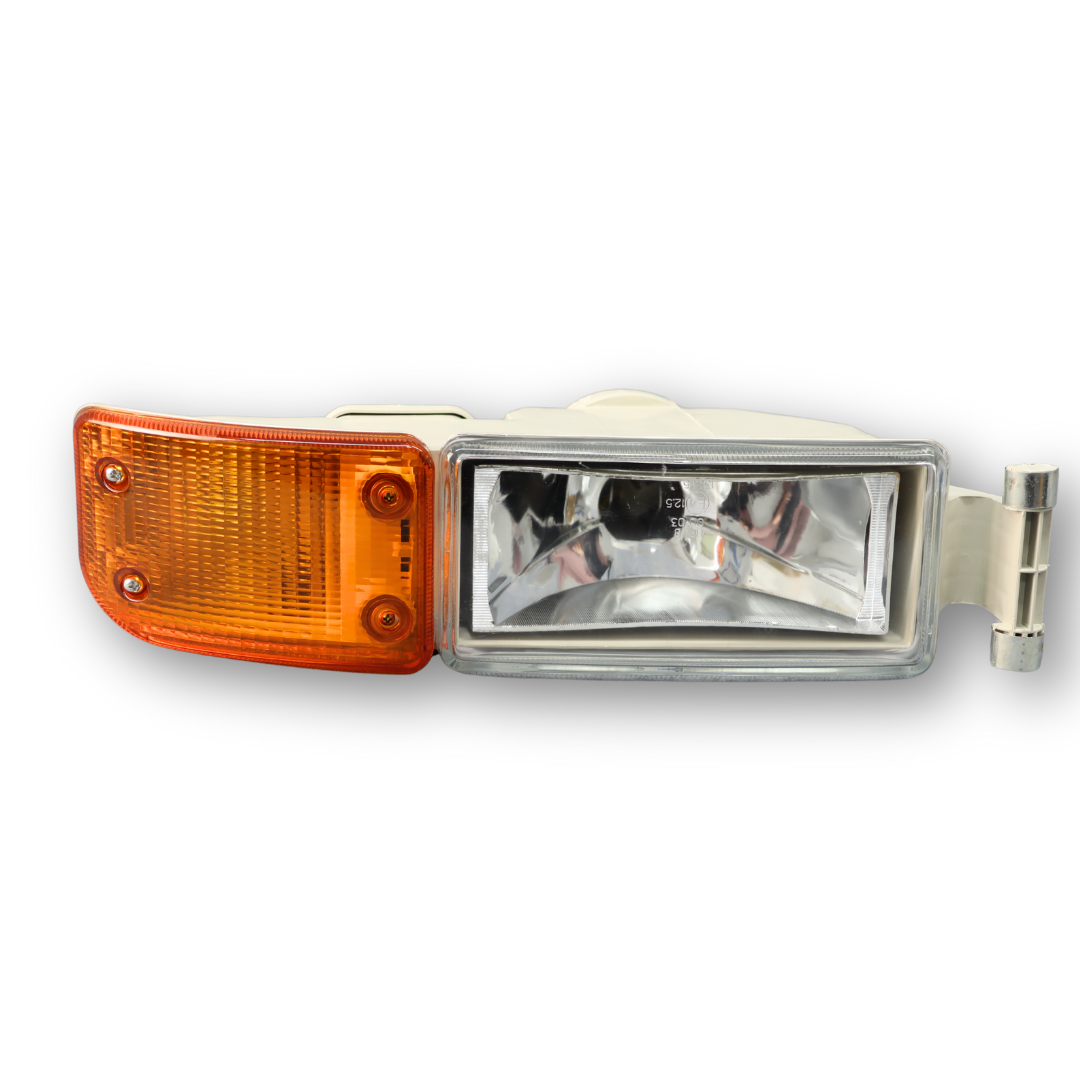 Фара противотуманная MAN TGA, TGL I, TGM I, TGS I, TGX I, L2000, LION'S (1993-) H4, PY21W, с жёлтым поворотником, правая Фара противотуманная MAN TGA, TGL I, TGM I, TGS I, TGX I, L2000, LION'S (1993-) H4, PY21W, с жёлтым поворотником, правая