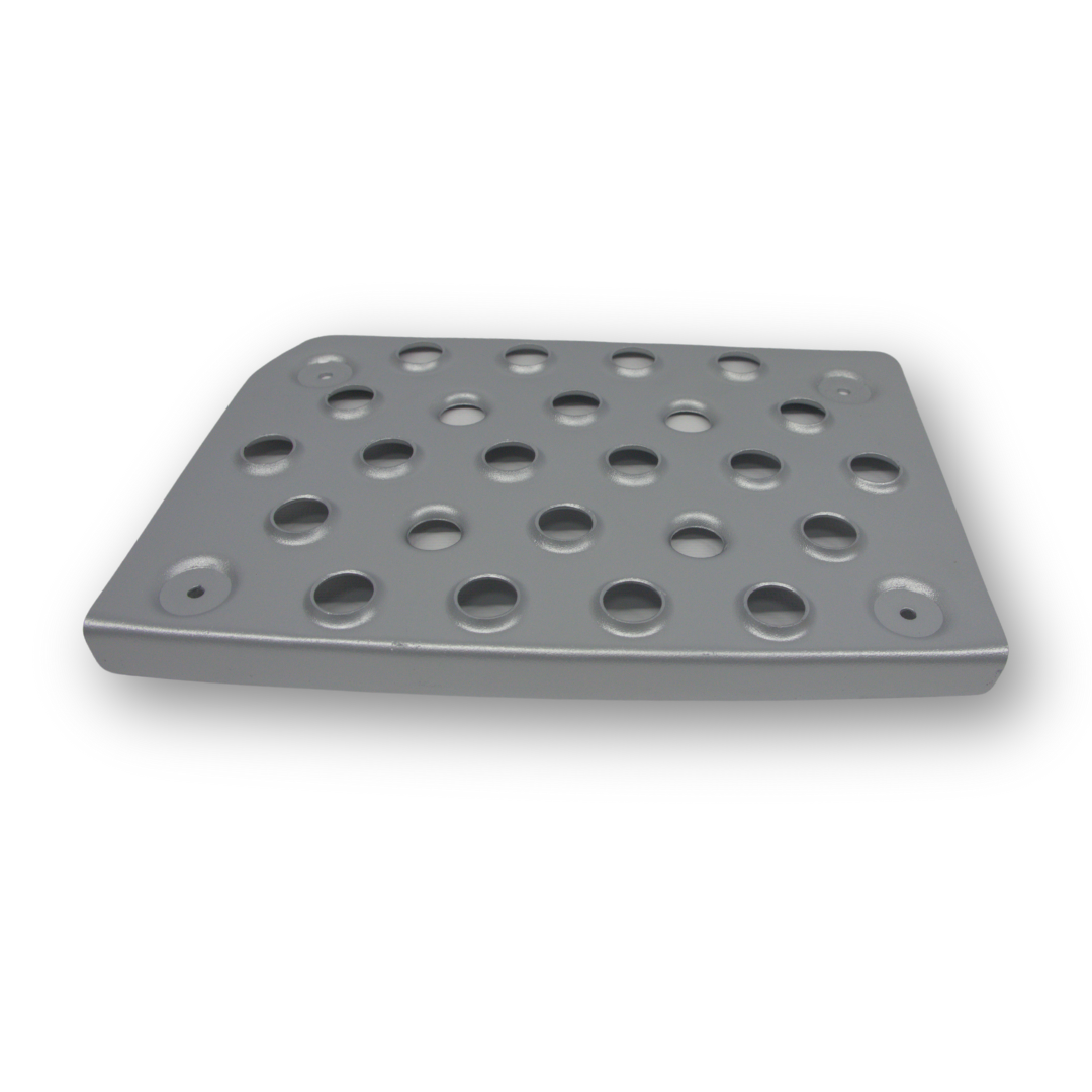 Накладка на ступень нижняя MERSEDES Atego 1-2 \правая\ Накладка на ступень нижняя MERSEDES Atego 1-2 \правая\