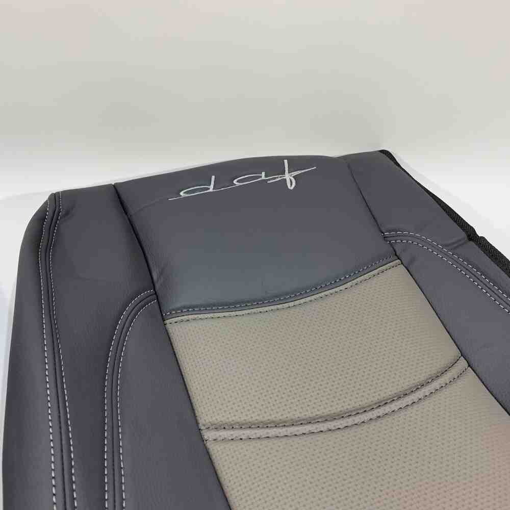 Чохол на сидіння DAF XF105 106 XG CF85 LF (2013-2024) перфор.шкіра сірий Чохол на сидіння DAF XF105 106 XG CF85 LF (2013-2024) перфор.шкіра сірий