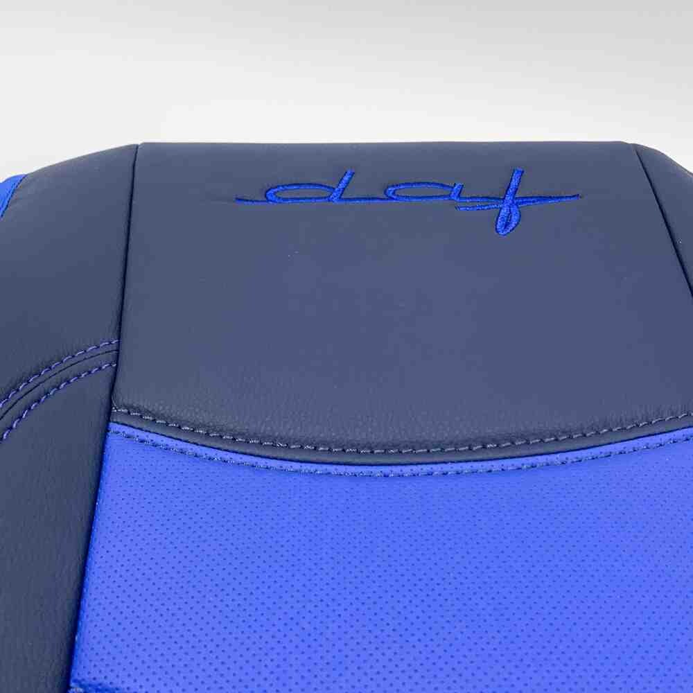 Чохол на сидіння DAF XF105 106 XG CF85 LF (2013-2024) перфор.шкіра син. Чохол на сидіння DAF XF105 106 XG CF85 LF (2013-2024) перфор.шкіра син.