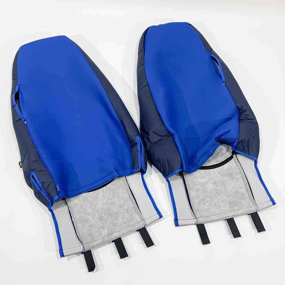 Чохол на сидіння SCANIA R,G,P (2004-2017) водій пілот - пас. складне, перфор.шкіра син. Чохол на сидіння SCANIA R,G,P (2004-2017) водій пілот - пас. складне, перфор.шкіра син.