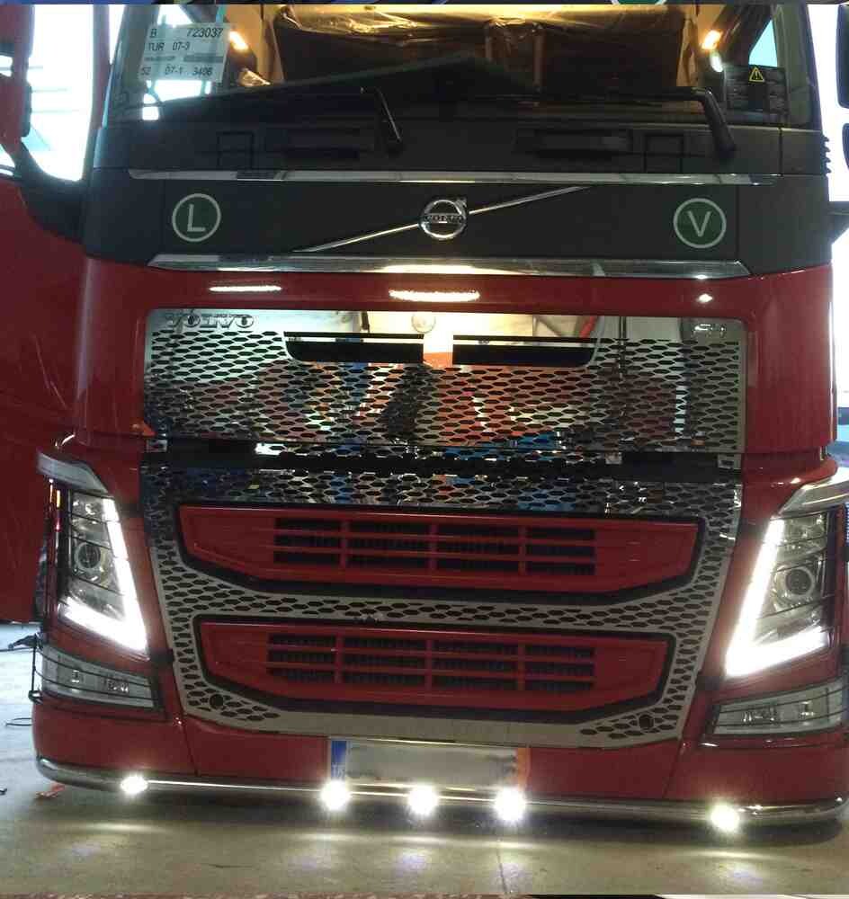 Накладка над решёткой радиатора VOLVO euro6 (AISI 304 ;1,3 мм )