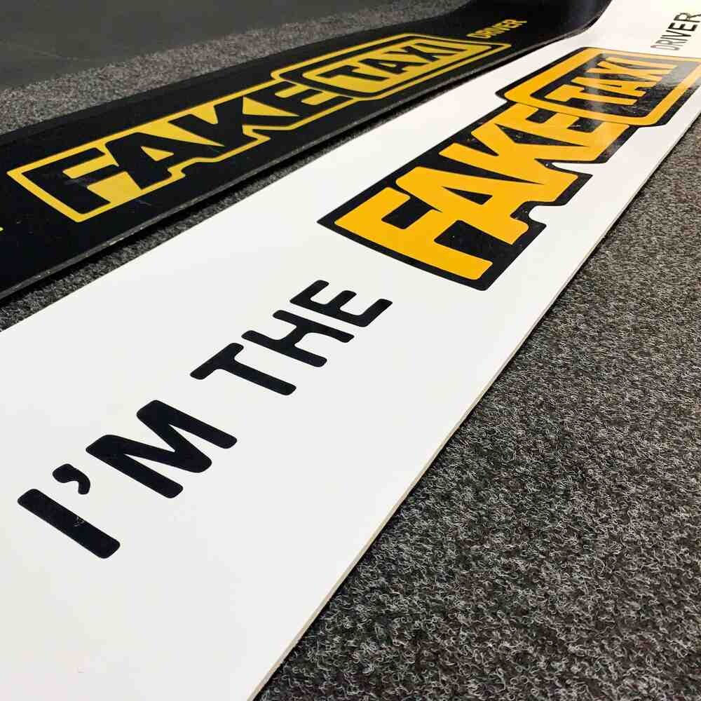Брызговик с накаткой "метла" I am the FAKE TAXI driver