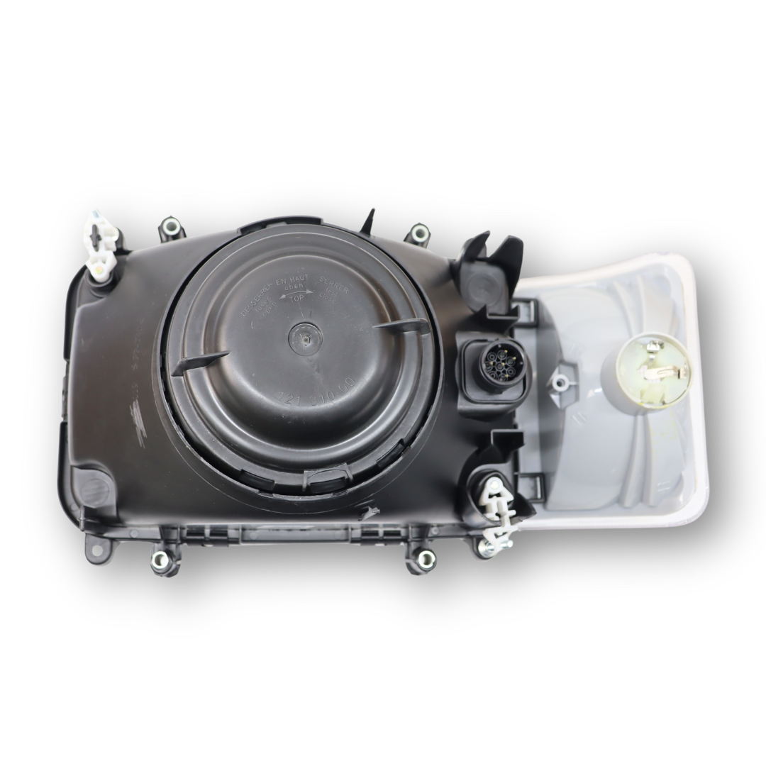 Фара DAF XF 95 (1997-2002) с белым указателем поворота, правая (TANGDE) Фара DAF XF 95 (1997-2002) с белым указателем поворота, правая (TANGDE)