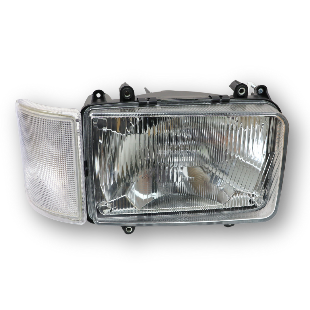 Фара DAF XF 95 (1997-2002) с белым указателем поворота, правая (TANGDE) Фара DAF XF 95 (1997-2002) с белым указателем поворота, правая (TANGDE)