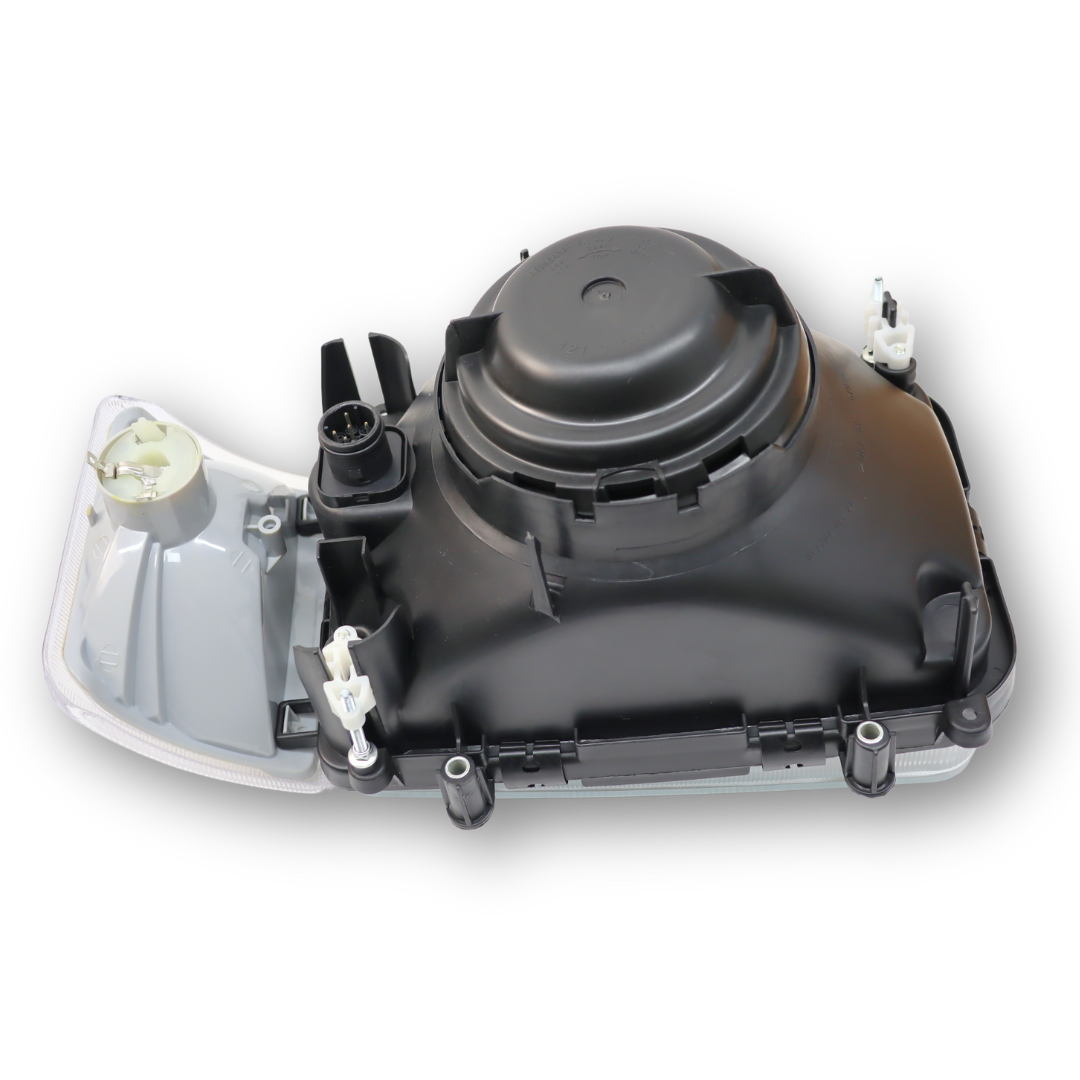 Фара DAF XF 95 (1997-2002) с белым указателем поворота, левая.(TANGDE) Фара DAF XF 95 (1997-2002) с белым указателем поворота, левая.(TANGDE)