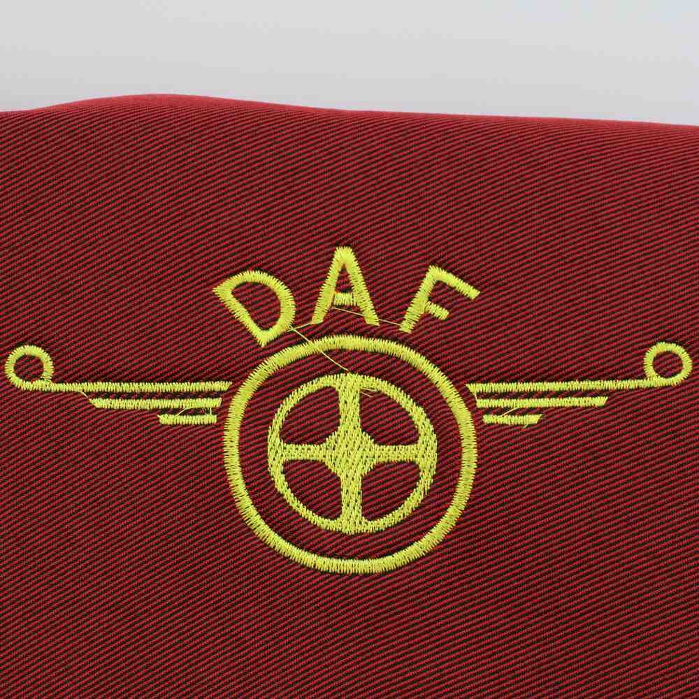 Чехол на сиденья DAF XF105 106 XG CF85 LF (2013-2024)  шир. спинка  красный