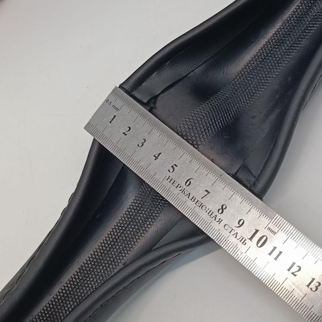 Оплетка руля XXL 45 (кожа) красная строчка Оплетка руля XXL 45 (кожа) красная строчка