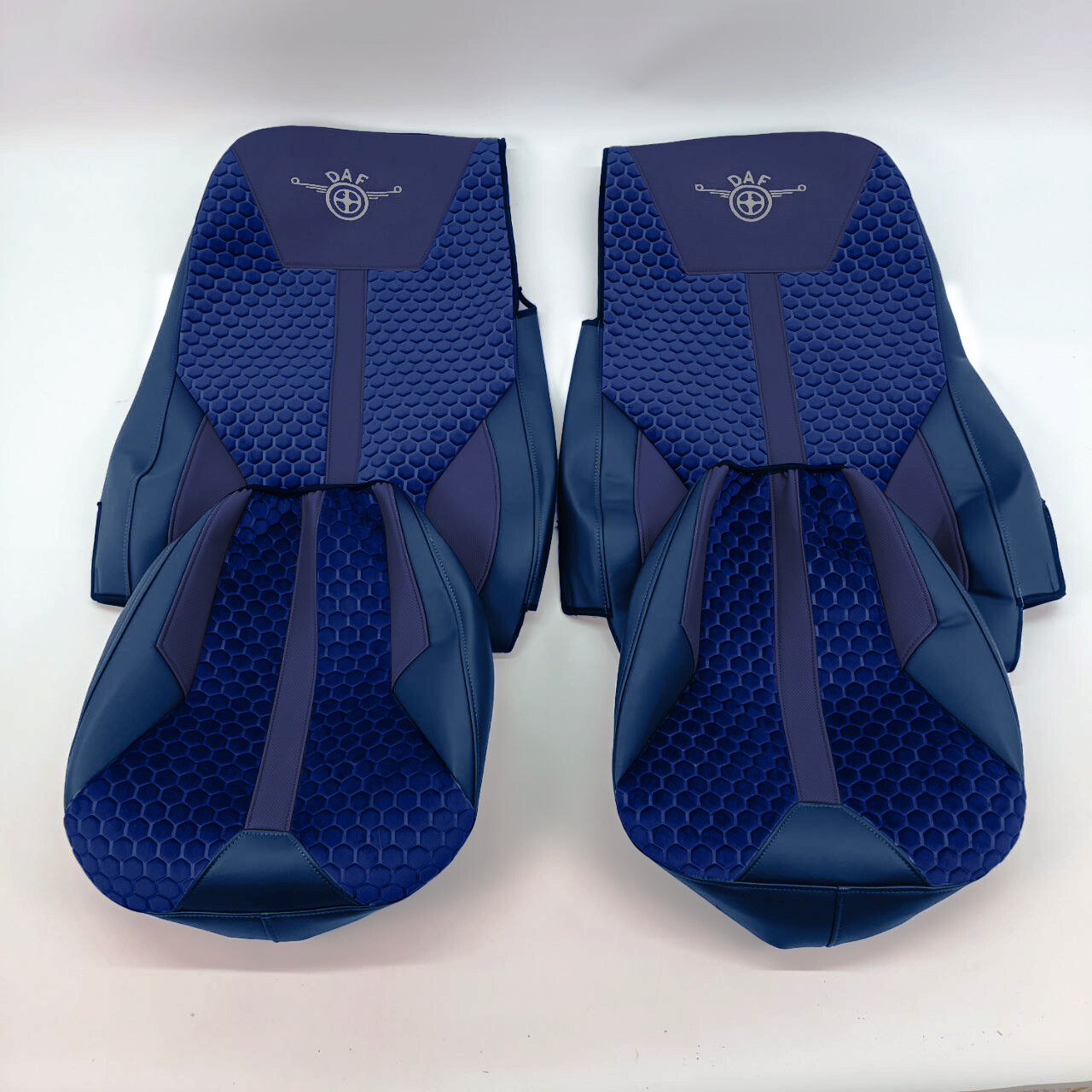 Чохол на сидіння Enterprise DAF XF105 106 XG CF85 LF (2013-2024) синій Чохол на сидіння Enterprise DAF XF105 106 XG CF85 LF (2013-2024) синій