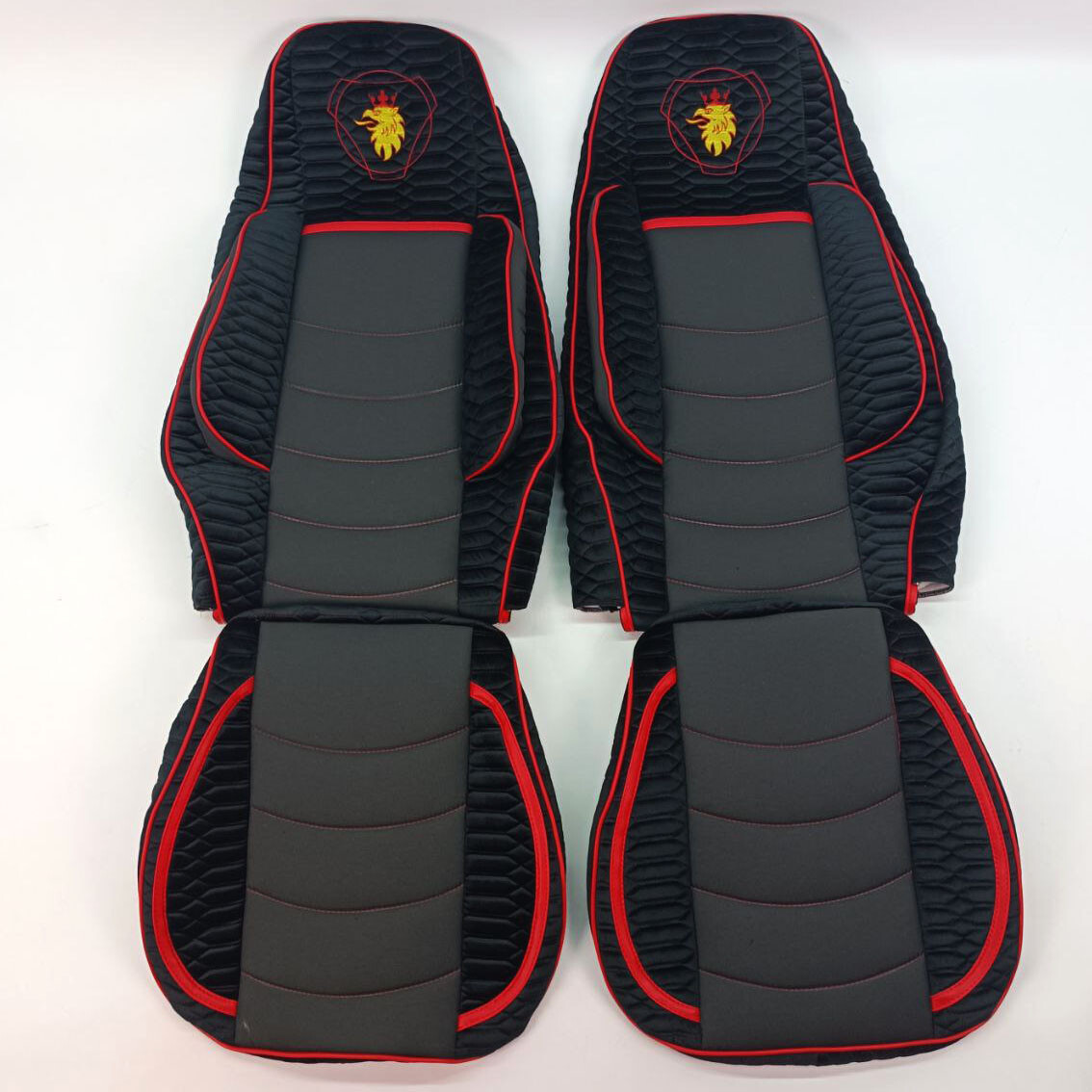 Чохол на сидіння Konfeta SCANIA R,G,P (2004-2017) водій пілот - пас. пілот чорний-червона нитка Чохол на сидіння Konfeta SCANIA R,G,P (2004-2017) водій пілот - пас. пілот чорний-червона нитка