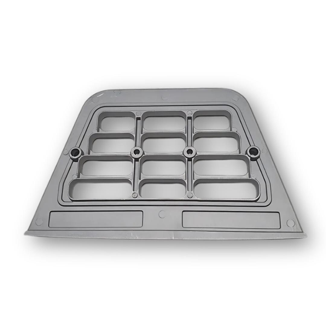 Накладка на нижнюю ступень DAF XF 95 \105 Накладка на нижнюю ступень DAF XF 95 \105