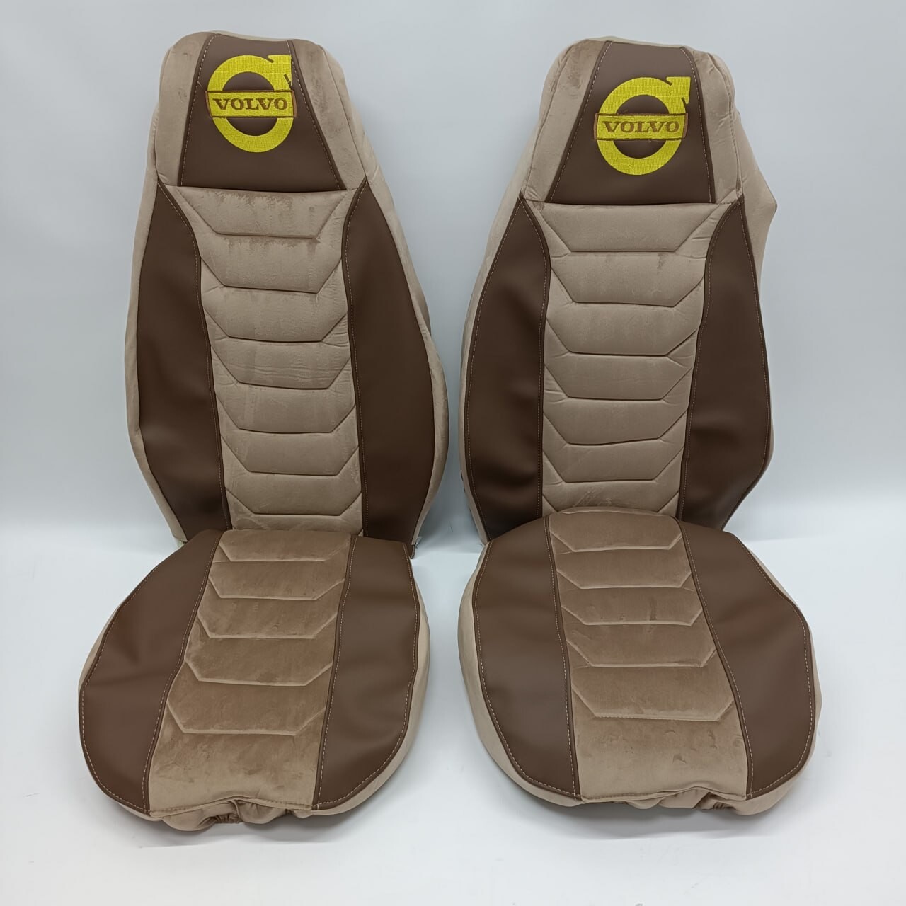 Чохол на сидіння Chess VOLVO FH FM (2002-2013) корич. велюр-корич. шкіра