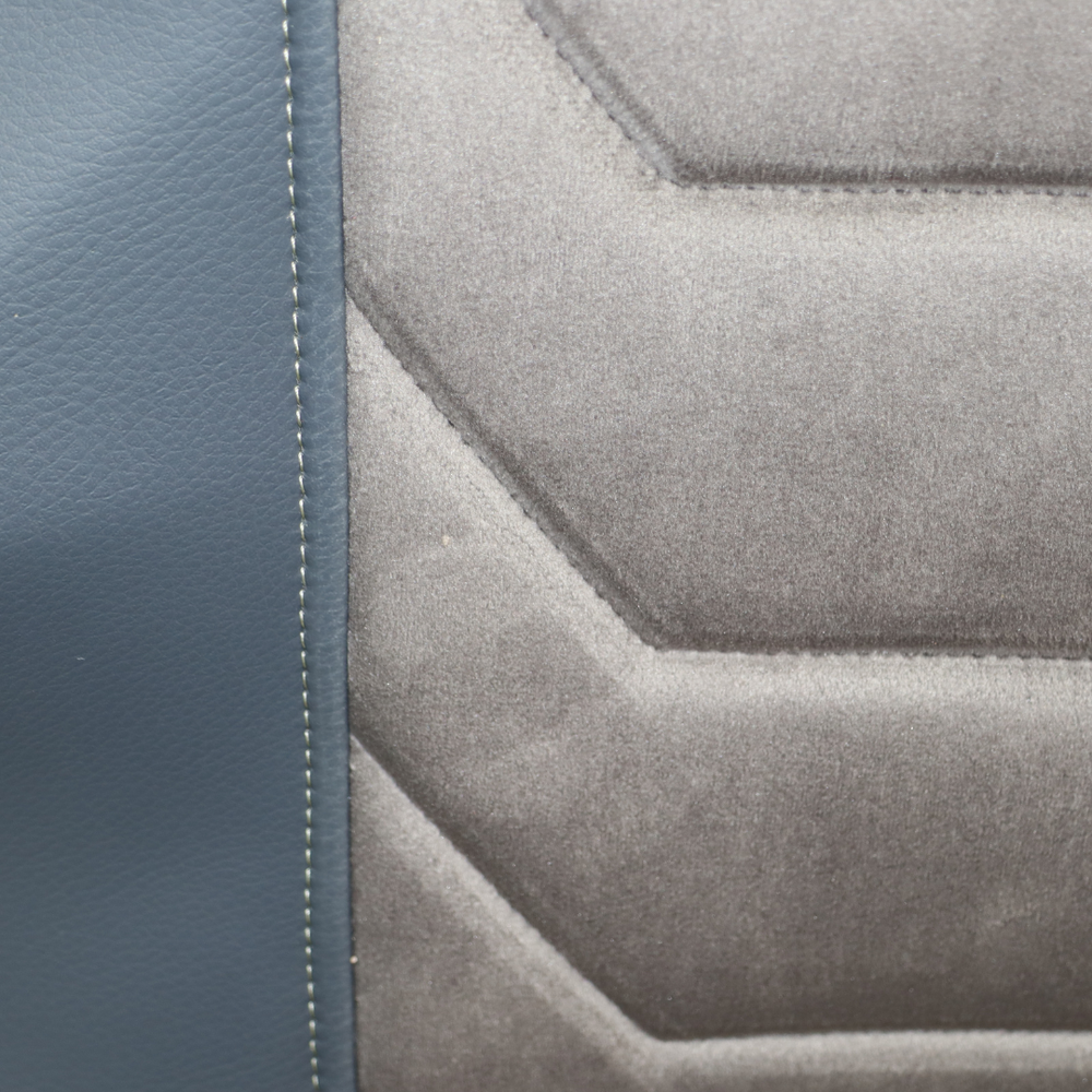 Чехол на сиденья MAN TGX,TGA,TGL,TGM,TGS; (2007-2020) 1 ремень, водитель (Низкий) пассажир (Высокий) серый велюр-серая кожа Чехол на сиденья MAN TGX,TGA,TGL,TGM,TGS; (2007-2020) 1 ремень, водитель (Низкий) пассажир (Высокий) серый велюр-серая кожа