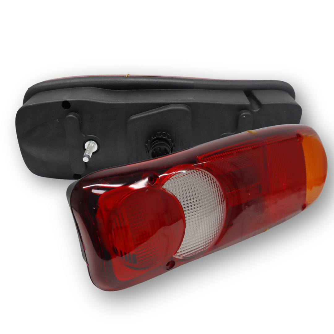 Фонарь задний RENAULT PREMIUM I - MIDLUM (2000-2005) \левый\ разъемом AMP Фонарь задний RENAULT PREMIUM I - MIDLUM (2000-2005) \левый\ разъемом AMP