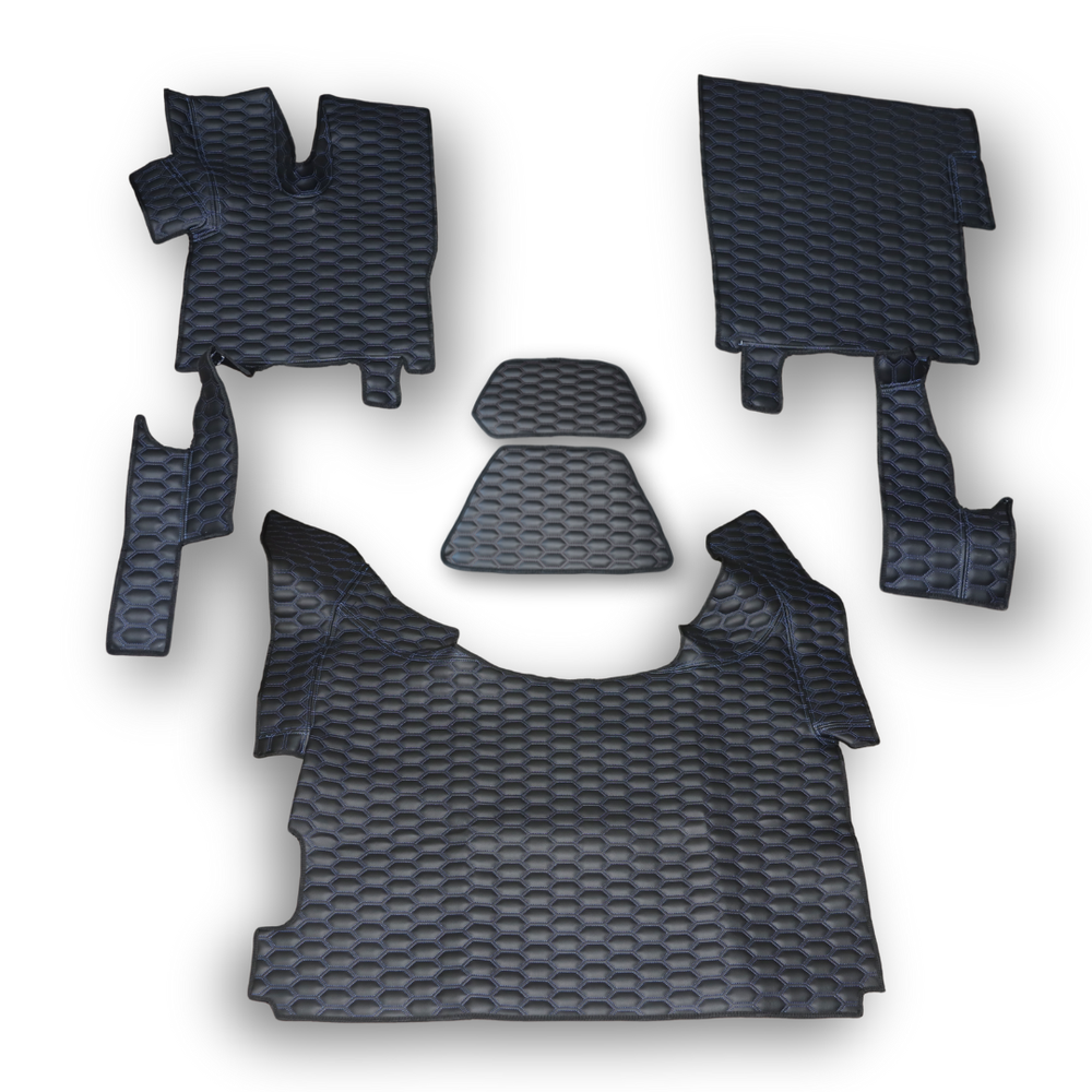 Килимок Екошкіра DAF XF106 з 2013; АКПП, чорний, перфорація, синя нитка, АСП