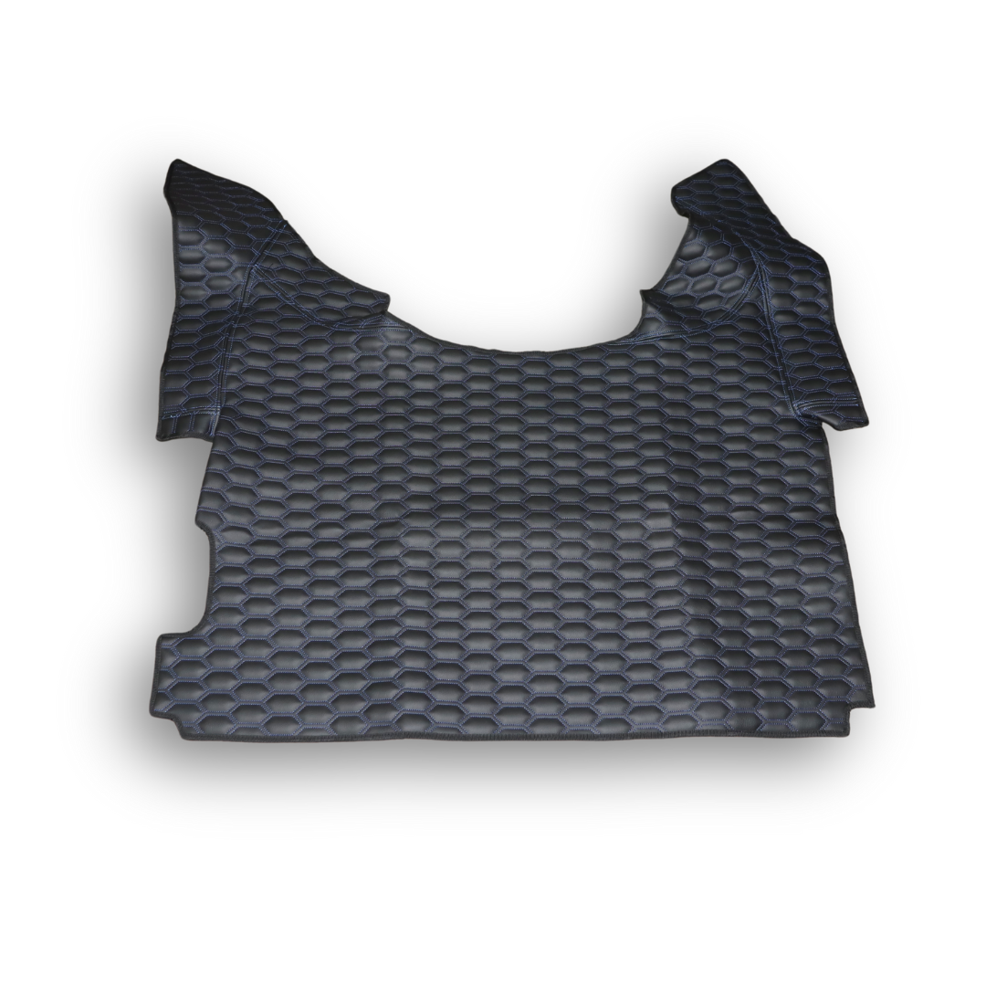 Килимок Екошкіра DAF XF106 з 2013; АКПП, чорний, перфорація, синя нитка, АСП