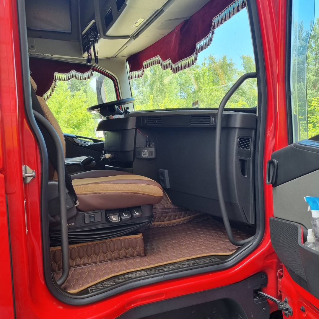 Килимок Екошкіра VOLVO FH EURO 6 з 2014; АКПП, коричневий, АСП Килимок Екошкіра VOLVO FH EURO 6 з 2014; АКПП, коричневий, АСП