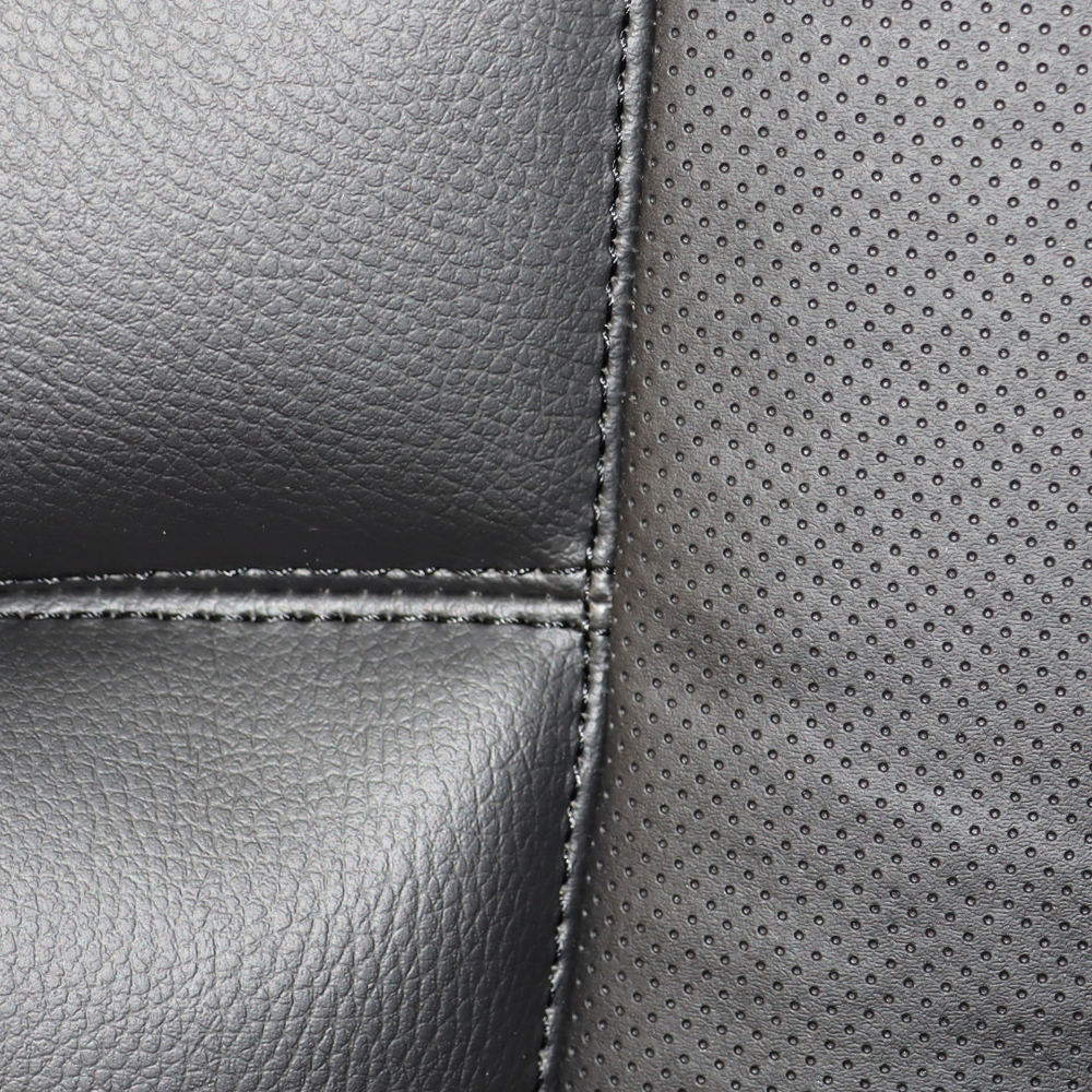 Чохол на сидіння VOLVO FH FM (2014-...) шкіра + шкіра з перфорацією, чорний Чохол на сидіння VOLVO FH FM (2014-...) шкіра + шкіра з перфорацією, чорний