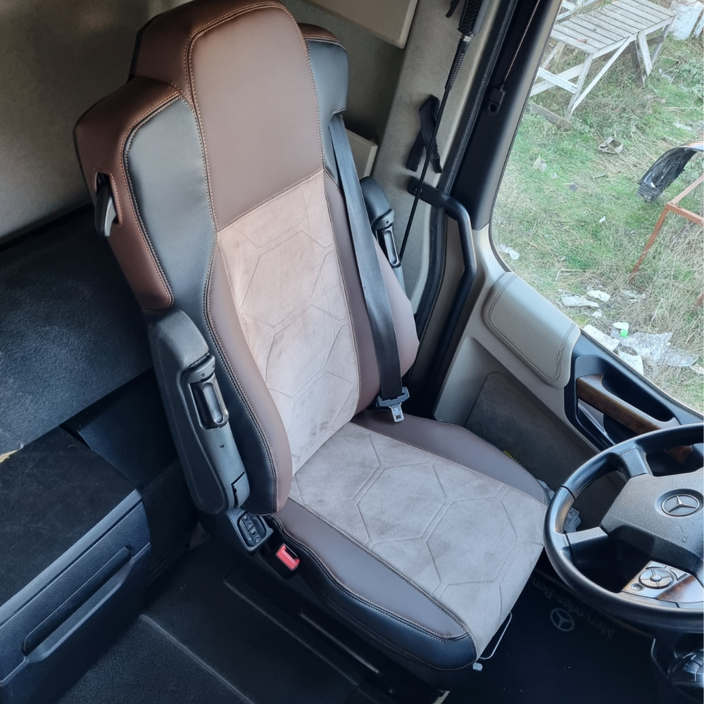 Чехол на сиденья Mercedes Actros EURO 6; с диваном Чехол на сиденья Mercedes Actros EURO 6; с диваном