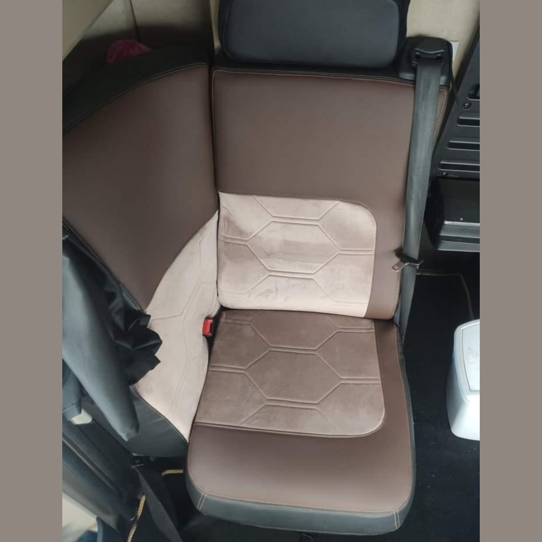 Чехол на сиденья Mercedes Actros EURO 6; с диваном Чехол на сиденья Mercedes Actros EURO 6; с диваном