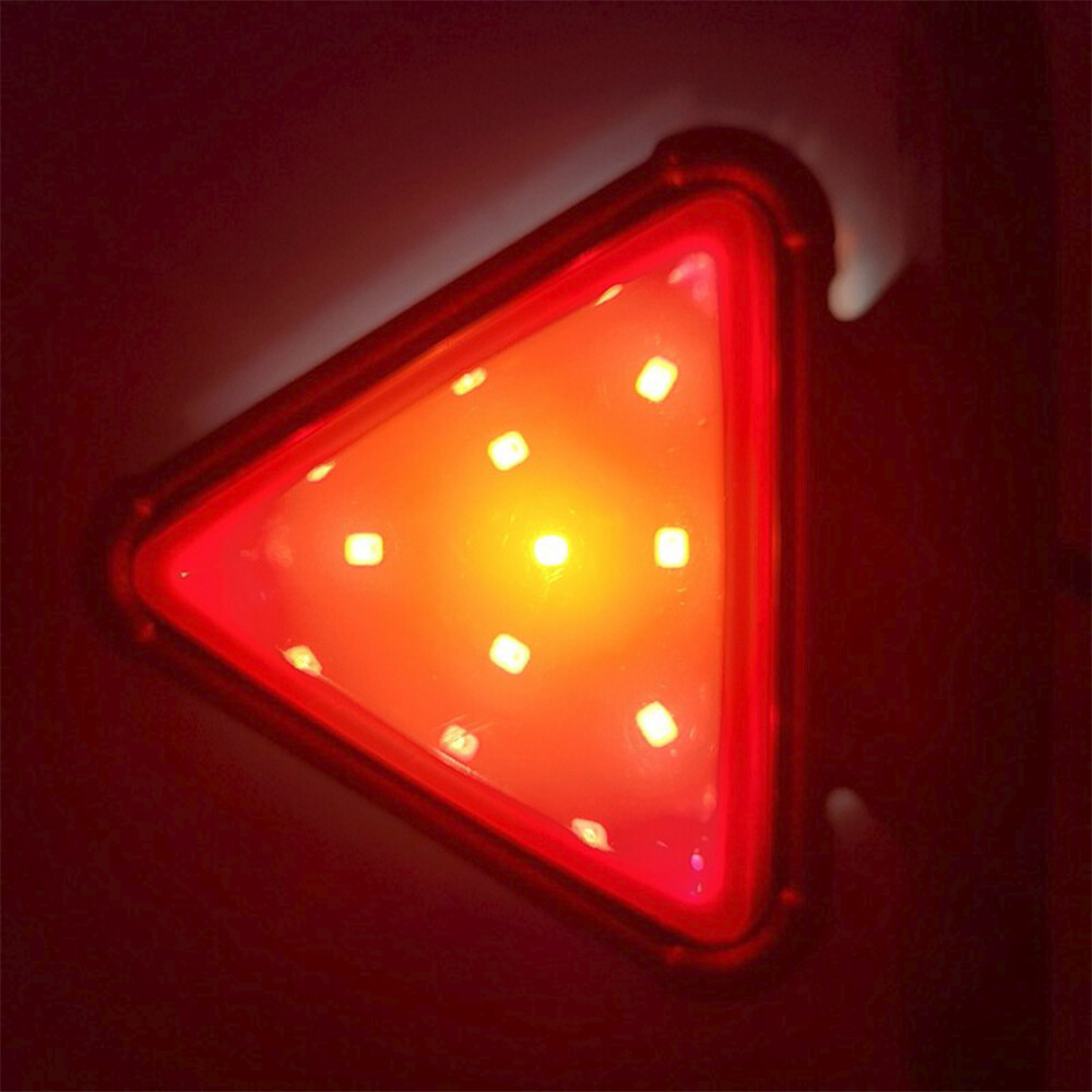 Габаритный фонарь треугольный; красно-белый; SMOKE; 12-24V Габаритный фонарь треугольный; красно-белый; SMOKE; 12-24V