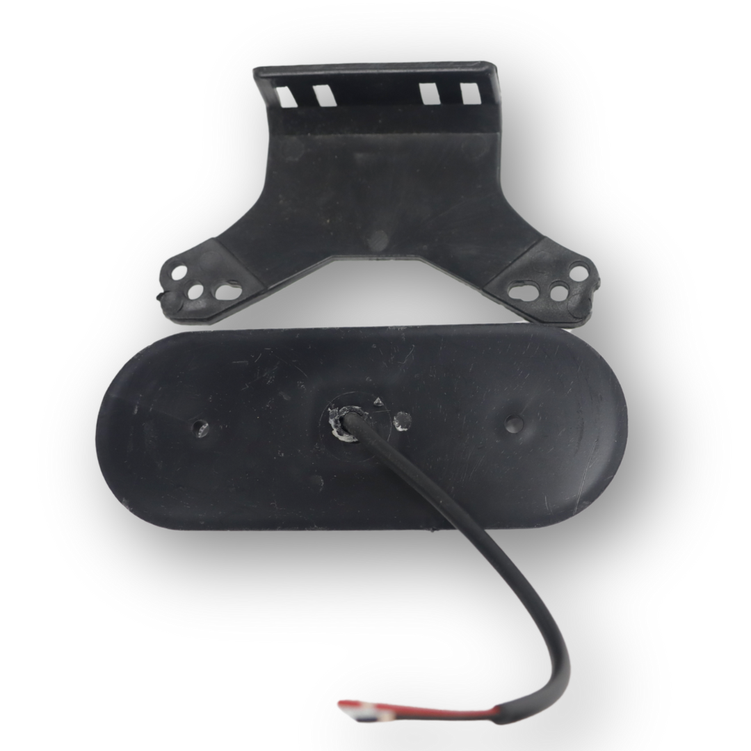 Фонарь габаритный LED 4 белый 12-24V с креплением Фонарь габаритный LED 4 белый 12-24V с креплением