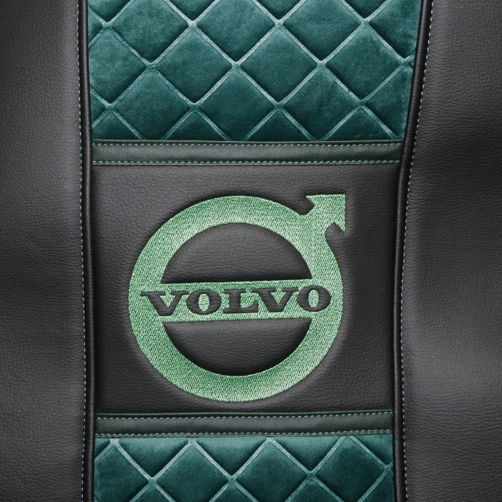 Чехол на сиденья VOLVO FH (до 2002 г.); велюр зеленый - кожа черная Чехол на сиденья VOLVO FH (до 2002 г.); велюр зеленый - кожа черная