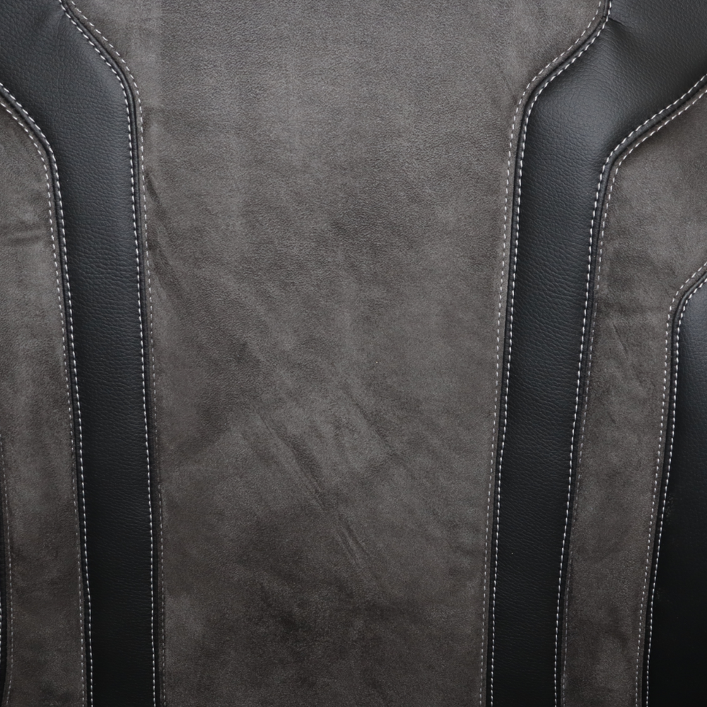 Чохол на сидіння SCANIA R, G, P, S (з 2014); водій моноліт - пасажир моноліт; темно-сіра алькантара - чорна шкіра Чохол на сидіння SCANIA R, G, P, S (з 2014); водій моноліт - пасажир моноліт; темно-сіра алькантара - чорна шкіра