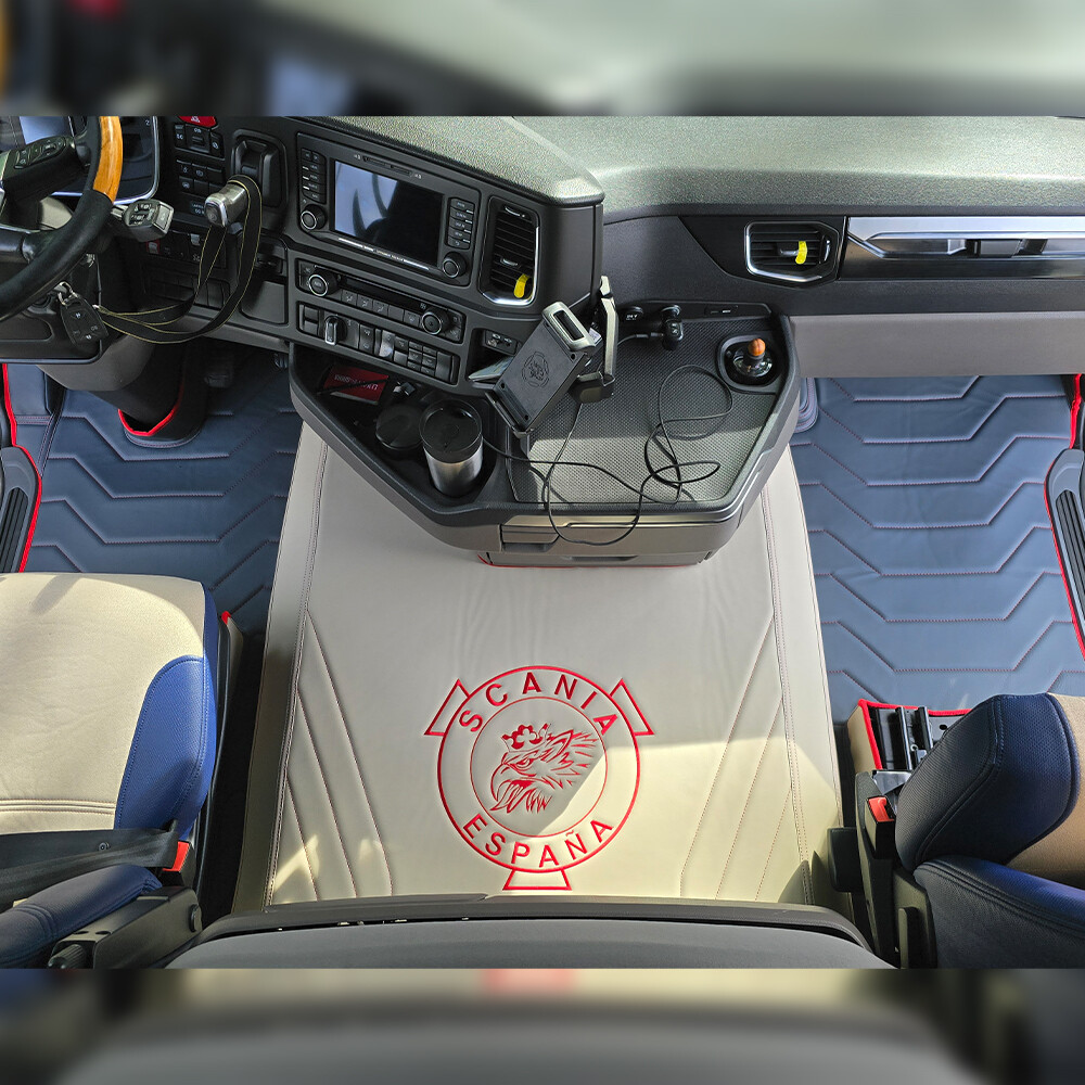 Коврик 3D Экокожа SCANIA R c 2017; АКПП, Серо-бежевый Коврик 3D Экокожа SCANIA R c 2017; АКПП, Серо-бежевый