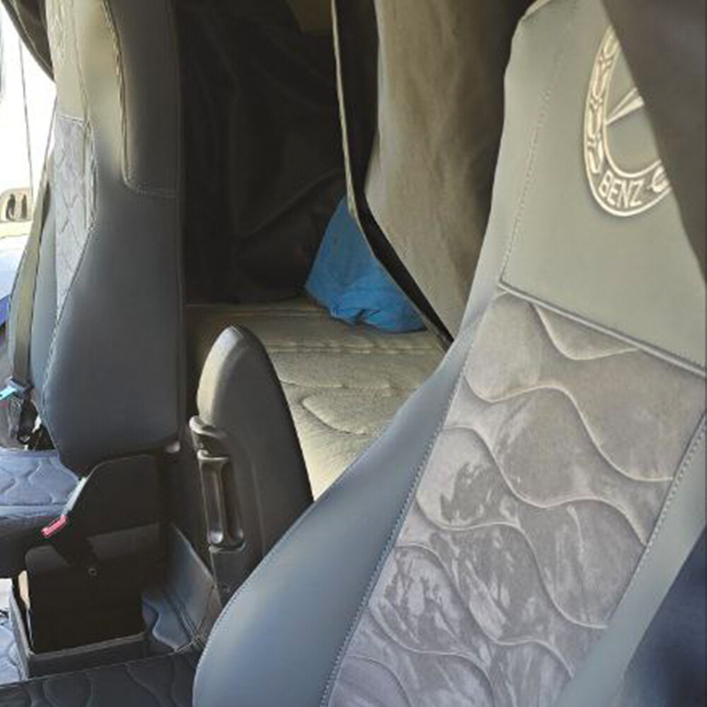 Чохол на сидіння Mercedes ATEGO/AXOR/ACTROS, 2 ременя пасажир складане, шкіра-алькантара Чохол на сидіння Mercedes ATEGO/AXOR/ACTROS, 2 ременя пасажир складане, шкіра-алькантара