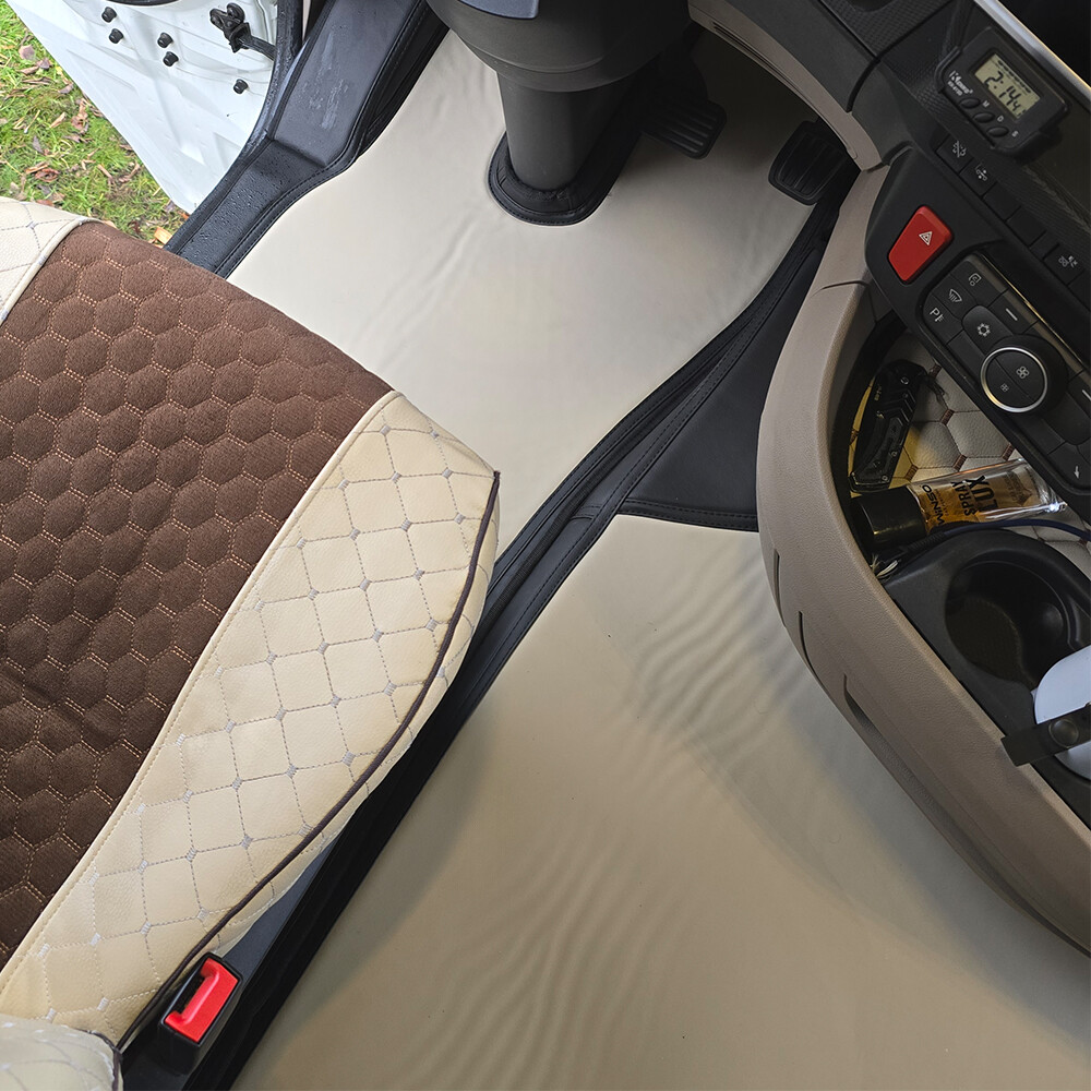 Килимок 3D Екошкіра DAF XG; АКПП, бежевий