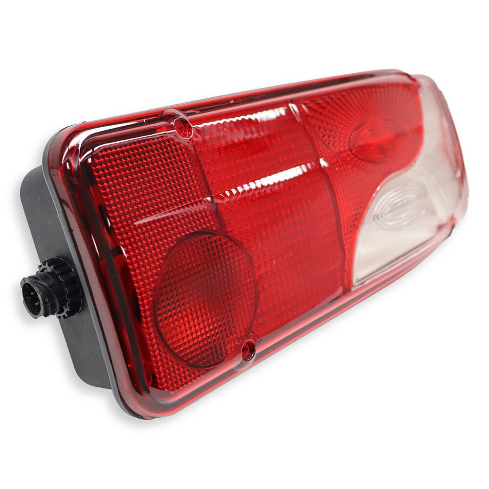 Ліхтар задній SCANIA P-G-R-T (2004→) роз'ємом AMP \прав.\ (CERAY)