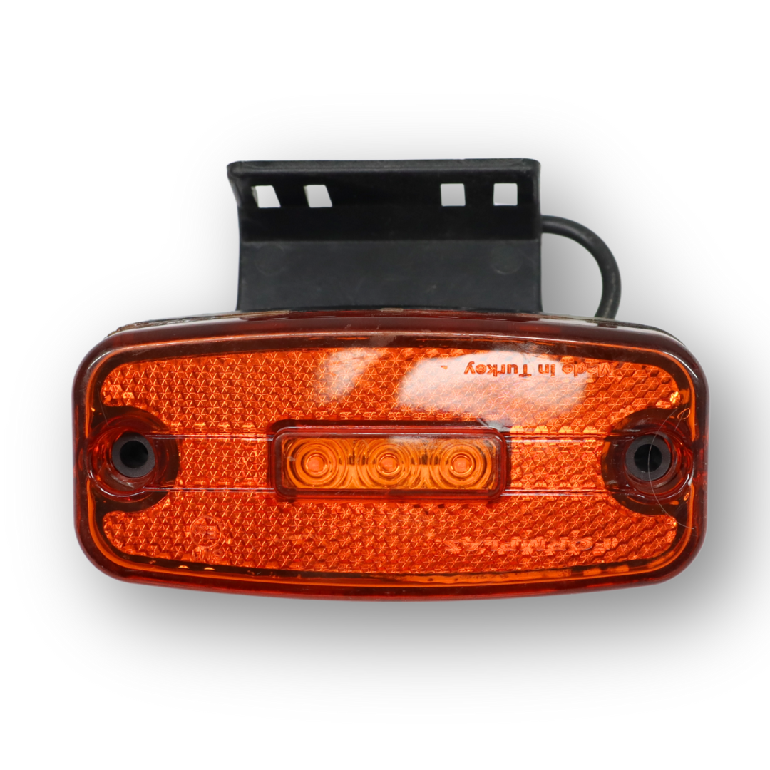 Ліхтар габаритний діодний жовтий з кріпленням 3діод. Ліхтар габаритний діодний жовтий з кріпленням 3діод.