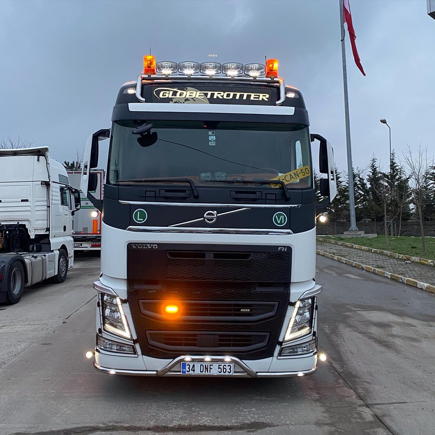 Нижняя дуга бампера VOLVO FH-13