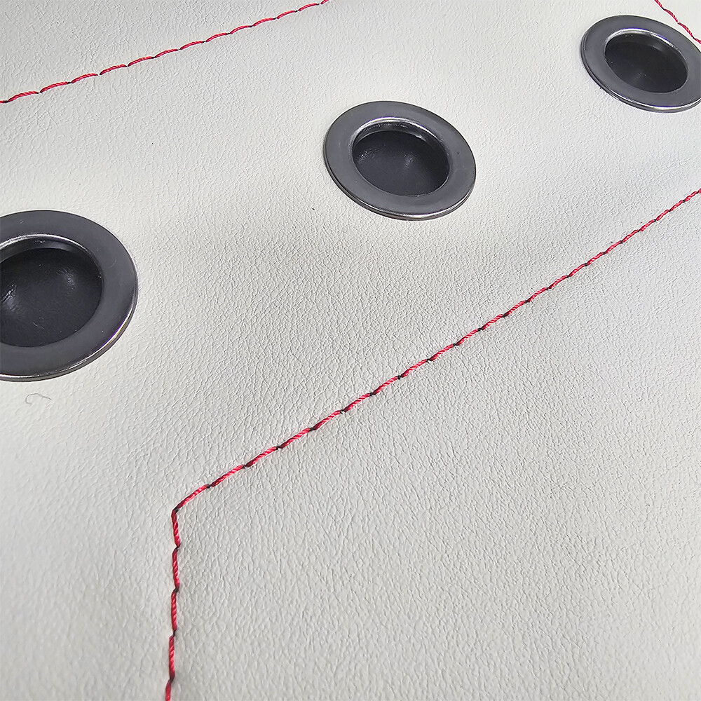 Накидка на торпеду VOLVO EURO 6 бежева (МТ) Накидка на торпеду VOLVO EURO 6 бежева (МТ)