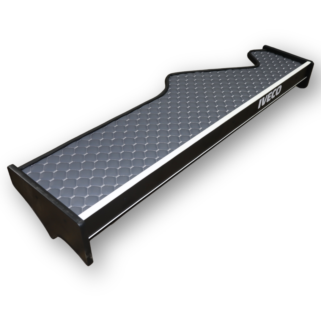 Полиця кабіни довга IVEKO STRALIS\ST- Екошкіра стежка\ Полиця кабіни довга IVEKO STRALIS\ST- Екошкіра стежка\