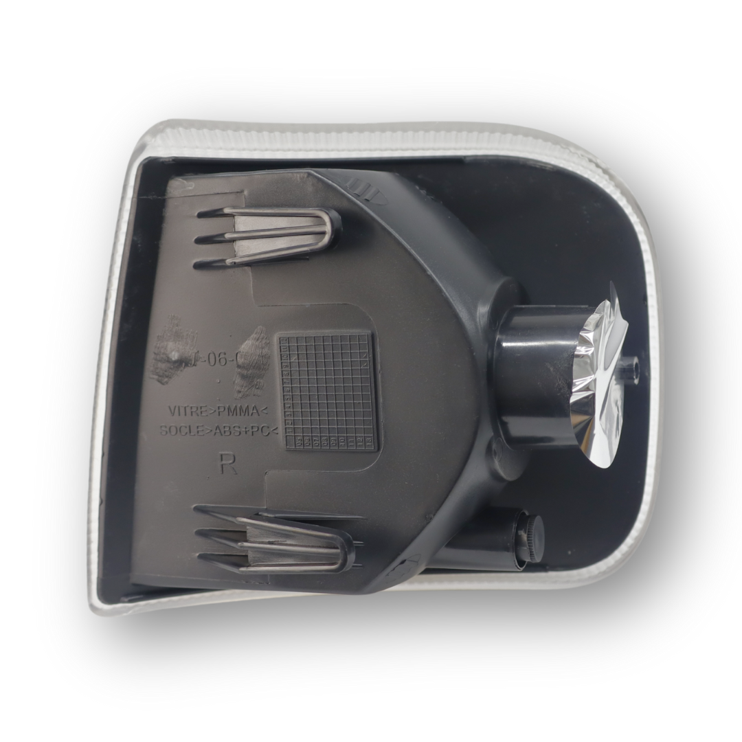 ПокажчикПовороту RENAULT PREMIUM MIDLUM KERAH (1996-2005)Правий безПатрона(TANGDE)