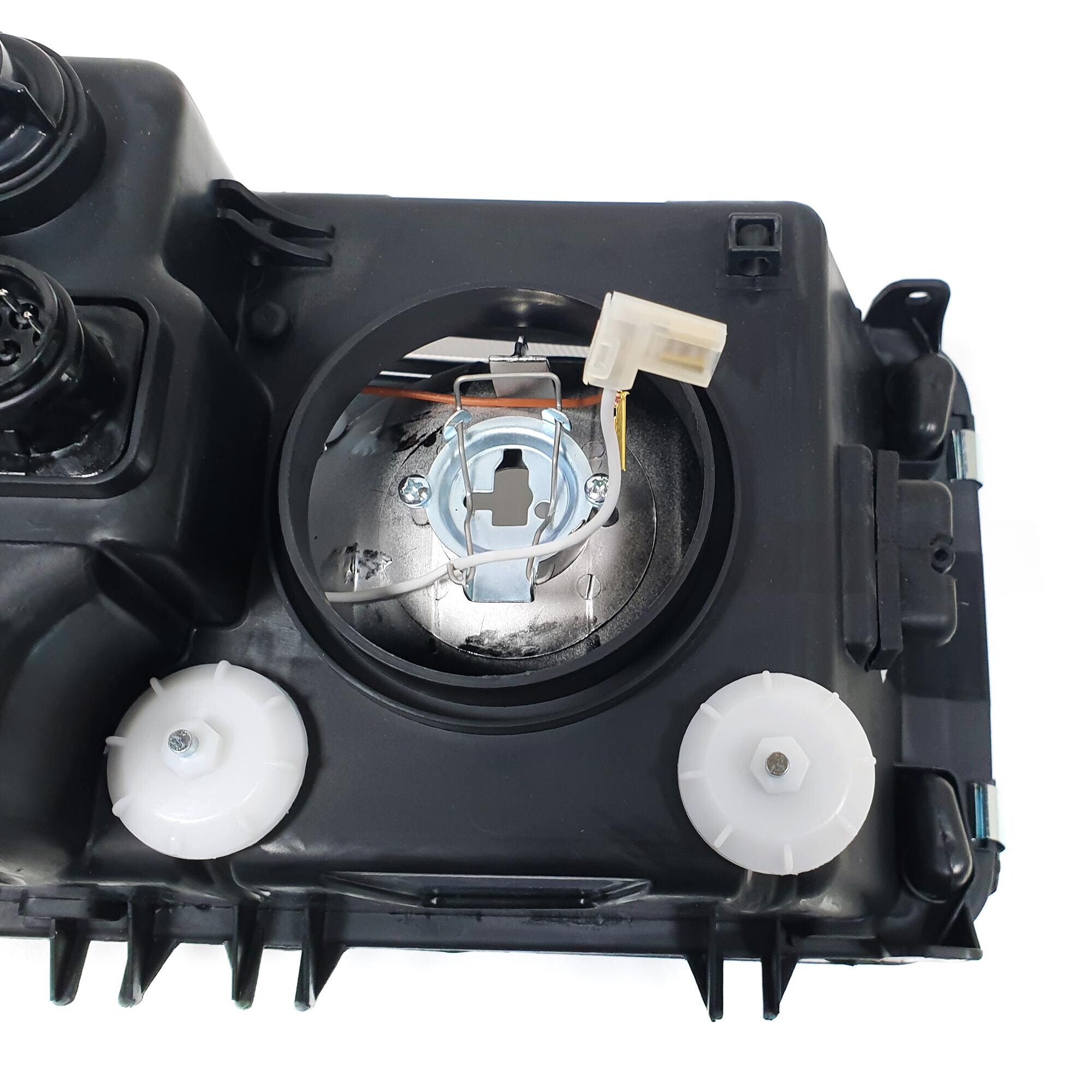 Фара DAF XF 95,105; CF 85 (2002-2013) права (AYFAR) Фара DAF XF 95,105; CF 85 (2002-2013) права (AYFAR)