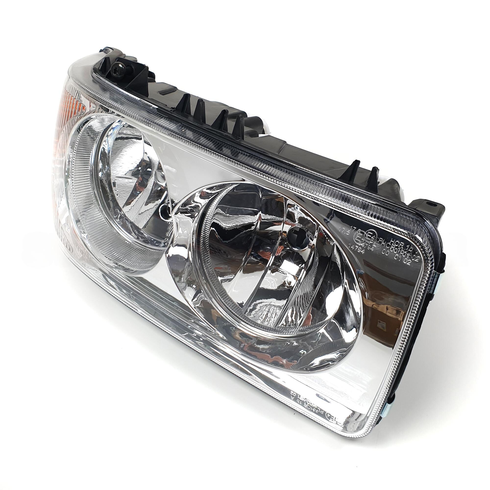 Фара DAF XF 95,105; CF 85 (2002-2013) права (AYFAR) Фара DAF XF 95,105; CF 85 (2002-2013) права (AYFAR)