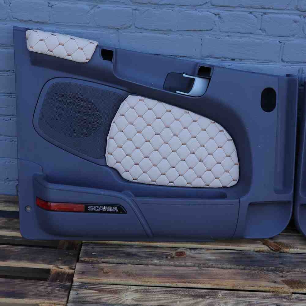 Двері з вишивкою SCANIA в асортименті