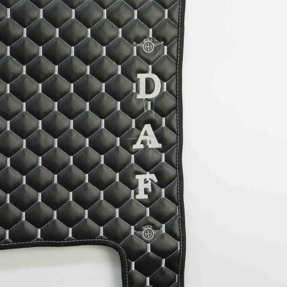 Килимок Екошкіра DAF XF106 з 2013; АКПП, чорний, вишивка, АСП