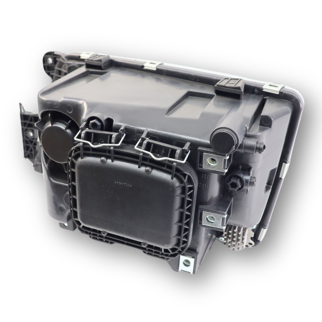 Фара MAN TGX, TGS (2006-...) электрорегулировка, левая (C.F.Berg) Фара MAN TGX, TGS (2006-...) электрорегулировка, левая (C.F.Berg)