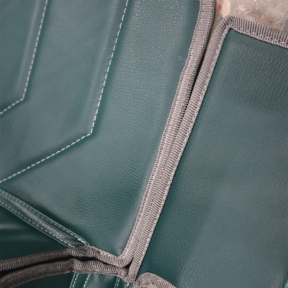 Килимок 3D Екошкіра RENAULT T з 2014 року; АКПП, рівна підлога, зелений Килимок 3D Екошкіра RENAULT T з 2014 року; АКПП, рівна підлога, зелений