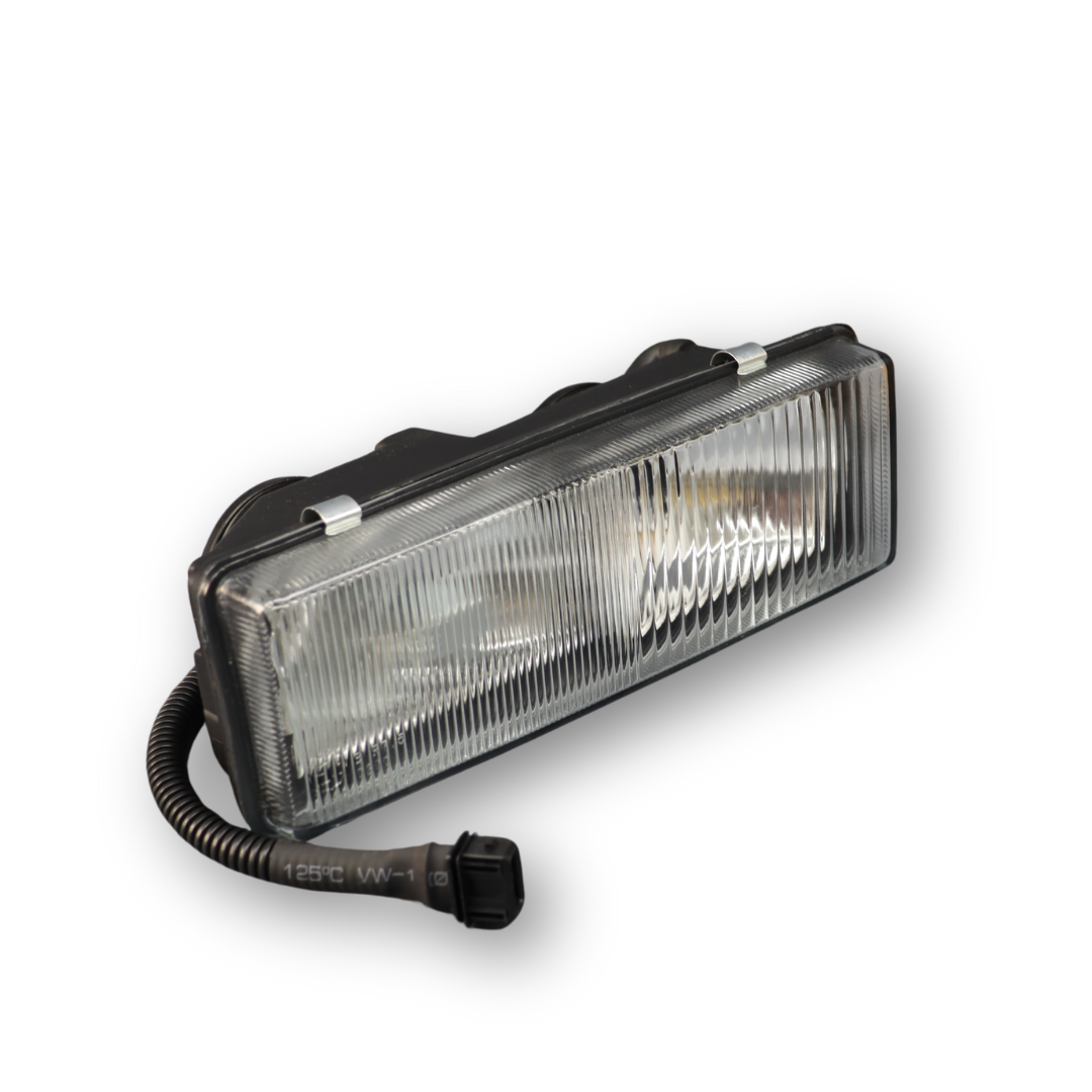 Фара противотуманная DAF XF 95, CF 85, 75, 65, LF 45, 55 (1997-2002) H1, H3, правая (TBM) Фара противотуманная DAF XF 95, CF 85, 75, 65, LF 45, 55 (1997-2002) H1, H3, правая (TBM)