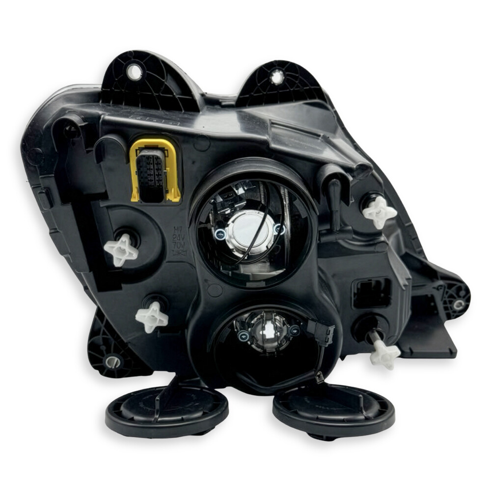 Фара DAF XF106 (2013 ... ) ручная регулировка, левая (C.F.Berg)