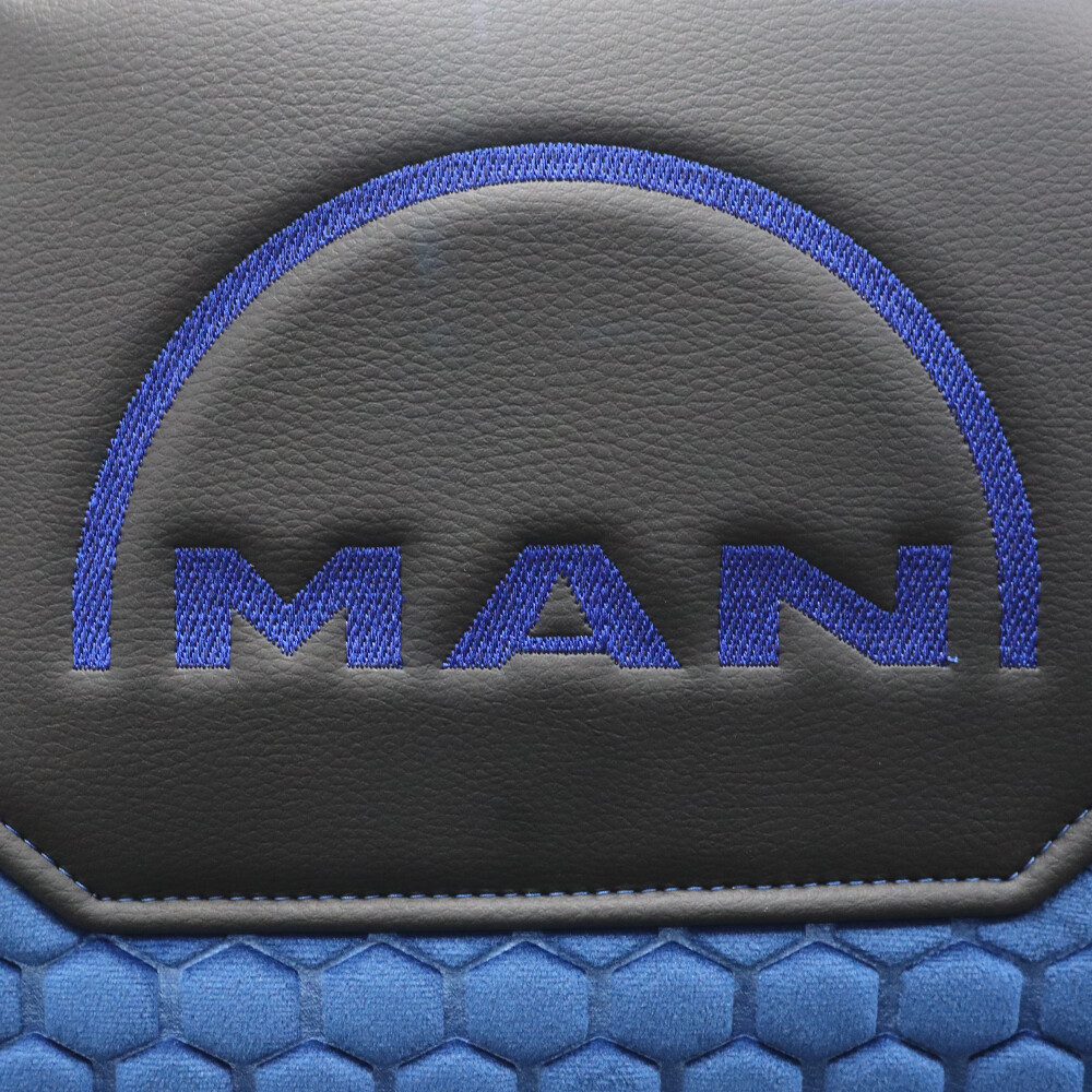 Чехол на сиденья MAN TGX,TGA,TGL,TGM,TGS; (2007-2020) 2 ремня, водитель и пассажир (Низкий), синяя сота -черная кожа Чехол на сиденья MAN TGX,TGA,TGL,TGM,TGS; (2007-2020) 2 ремня, водитель и пассажир (Низкий), синяя сота -черная кожа