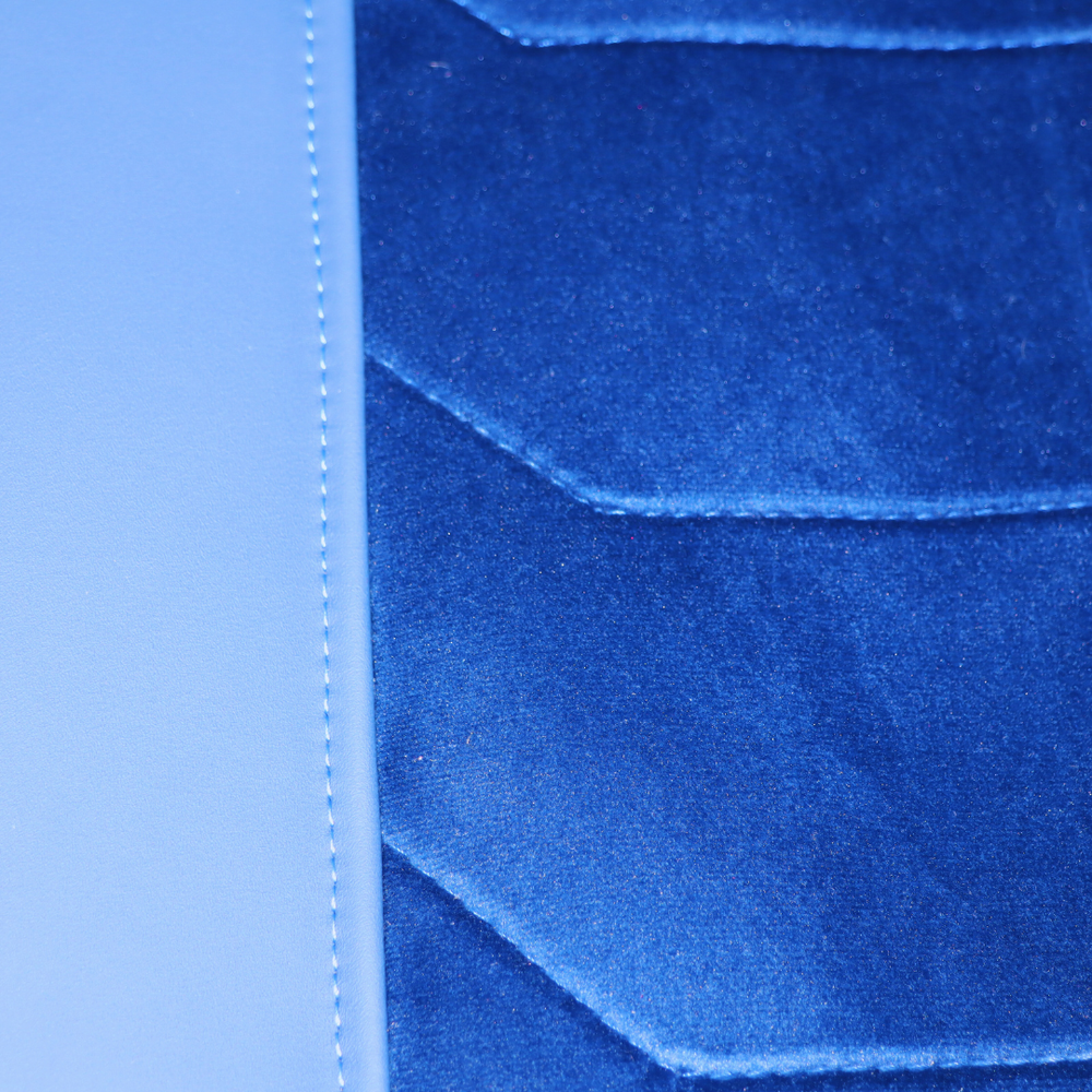 Чохол на сидіння Chess VOLVO FH FM (2014-...) синій велюр - синій шкіра Чохол на сидіння Chess VOLVO FH FM (2014-...) синій велюр - синій шкіра