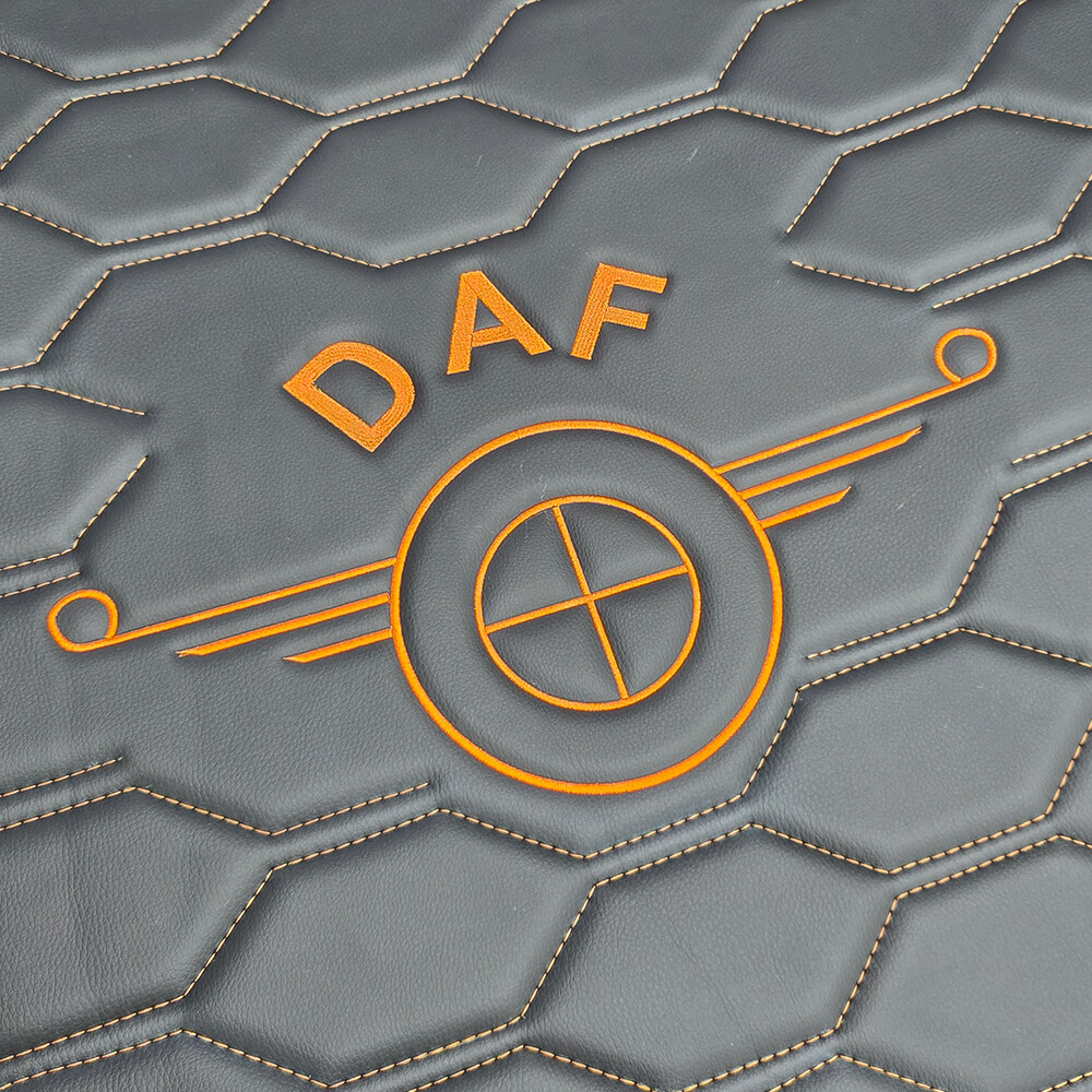 Килимок 3D Екошкіра DAF XF105 2005-2013; АКПП; чорний Килимок 3D Екошкіра DAF XF105 2005-2013; АКПП; чорний