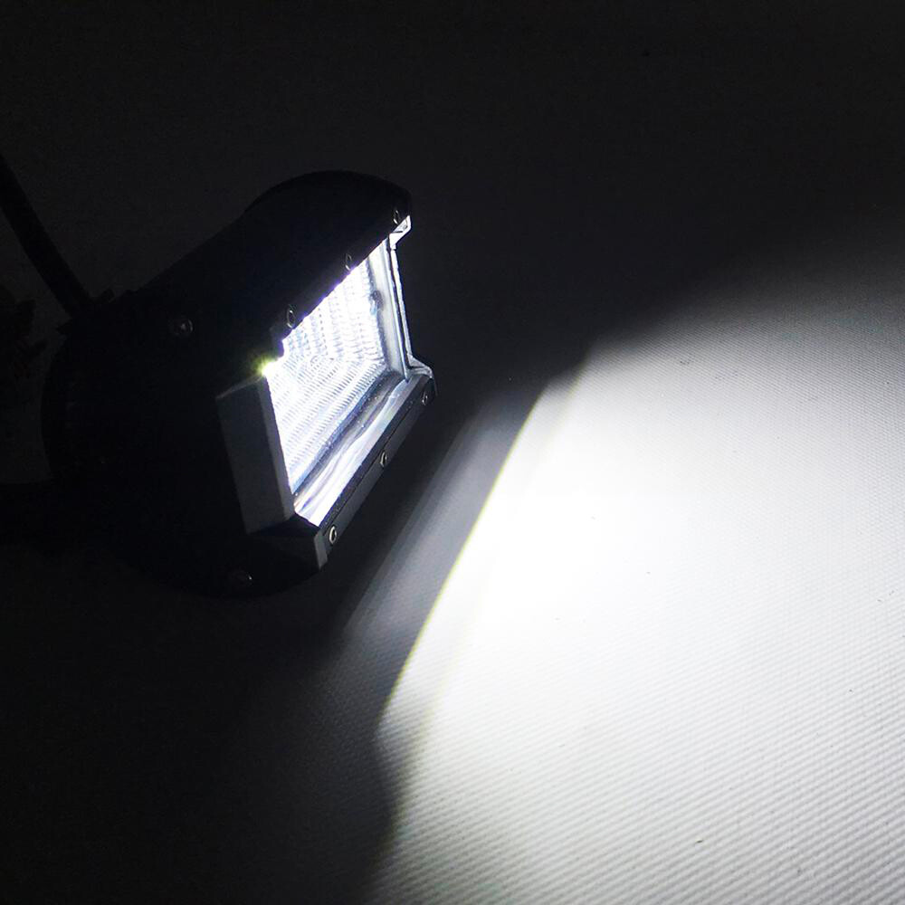 Фара универсальная диодная LED 24V (24 диода 72W белый свет прямоугольная-80*130*66)