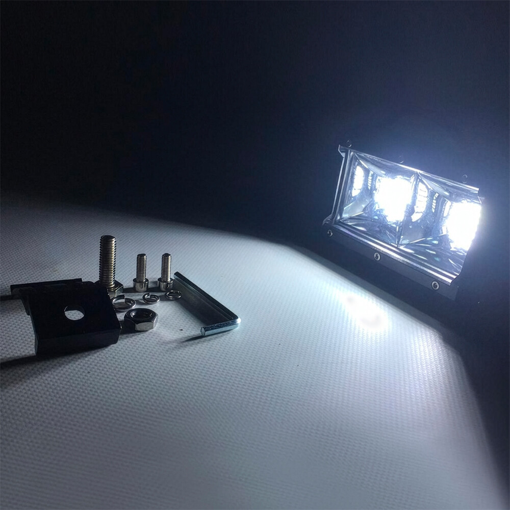 Фара універсальна діодна LED 24V (32 діода 96W білий світло прямокутна-129*80*65)